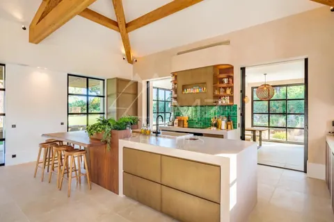 Luxury Villa near the beach Pampelonne Fenced swimming pool, jacuzzi, fitness room, petanque court, 5 bedrooms in Ramatuelle deal rental For Super Rich