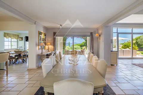 Premium Villa Top of the hill overlooking the bay of Saint-Tropez heated pool, jacuzzi, 6 bedrooms in Gassin price rental For Super Rich
