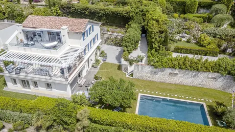 Elegant Villa Sea View Near the beach, 6 bedrooms in Cap d'Antibes