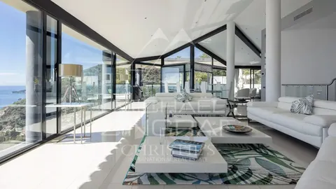 Contemporary Villa overflow swimming pool sea view between Monaco and Saint-Jean Cap Ferrat, 4 bedrooms in Eze Classified ads rental For Super Rich