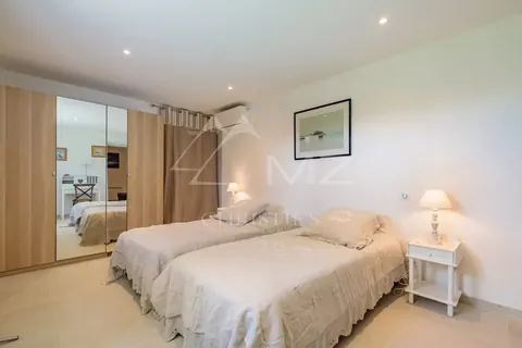 Luxury Villa Near Pampelonne terrace and pool overlooking the sea, 5 bedrooms in Ramatuelle Classified ads rental For Super Rich