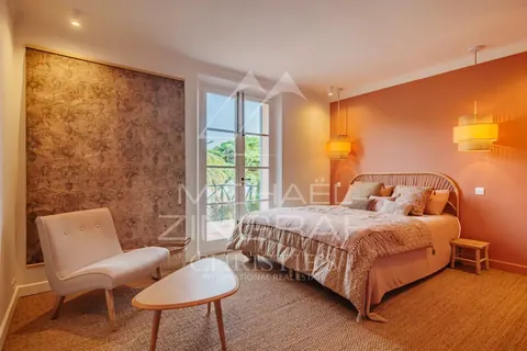 Country Villa Unique waterfront 5mn walk from the town centre, 10 bedrooms in Saint Tropez best rental For Super Rich