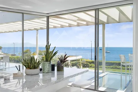 High-end Villa Exceptional Peninsula location idyllic sea view, 6 bedrooms in Cap d'Antibes - French Riviera best rental For Super Rich