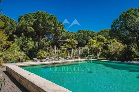 Provençal Villa 300m from Pampelonne beaches shady terraces, swimming pool 10x10, 7 bedrooms in Ramatuelle 0 rental For Super Rich