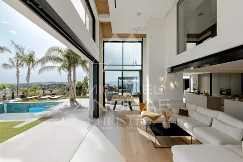 Contemporary Villa Heated infinity pool spa, jacuzzi, sauna, pizza oven and barbecue, 5 bedrooms in Mougins