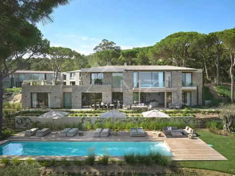 Contemporary  Villa Heated swimming pool 16x4m near center and beaches, 6 bedrooms in Saint Tropez
