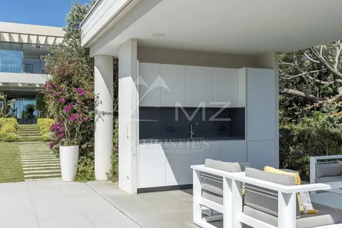 High-end Villa Exceptional Peninsula location idyllic sea view, 6 bedrooms in Cap d'Antibes - French Riviera value rental For Super Rich
