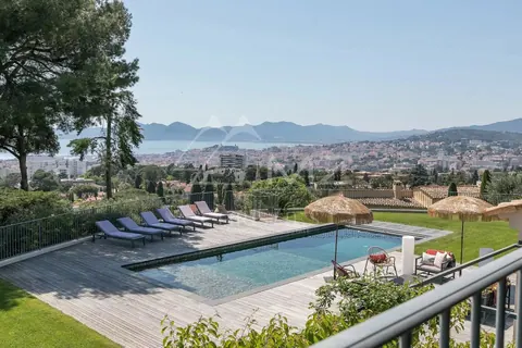 Premium Villa Secured domain Heated salted pool of 12x4m, 4 bedrooms in Cannes 0 rental For Super Rich