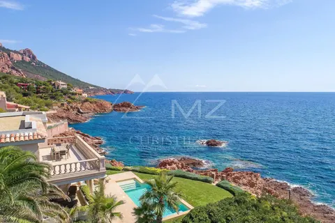 Luxury Villa Waterfront, Cap Roux heated swimming pool and direct access to the sea, 4 bedrooms in Anthéor value rental For Super Rich
