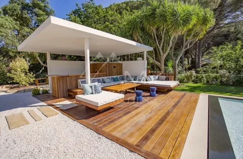 California-style Villa 8 mn walk from Pampelonne beaches Bowling, sauna, pool, 6 bedrooms in Ramatuelle search rental For Super Rich