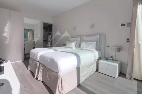 Luxury Villa overlooking the village and harbour pool with sea view, 8 bedrooms in Saint Jean Cap Ferrat property rental For Super Rich
