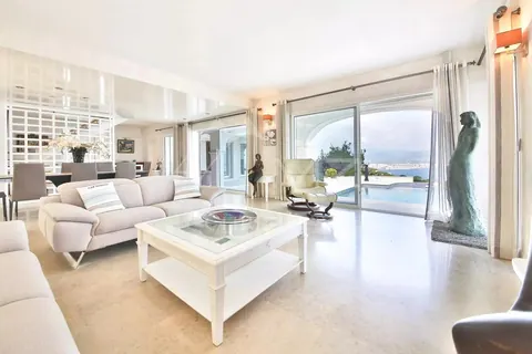 High-end Villa incredible views of the sea and the Gulf of Saint Tropez infinity pool with jets, 6 bedrooms in Gassin vacation rental For Super Rich