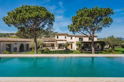 Premium Villa Near Village very large heated swimming pool, 9 bedrooms in Saint Tropez