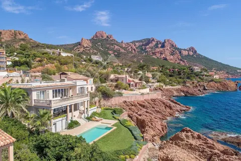 Luxury Villa Waterfront, Cap Roux heated swimming pool and direct access to the sea, 4 bedrooms in Anthéor price rental For Super Rich