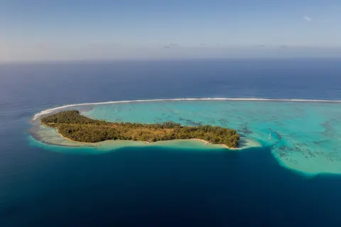 Polynesia Private island Motu Nao Nao 2 beaches, one of which is over 800m long, 25ha, 3 Bungalows bedrooms in Tahiti