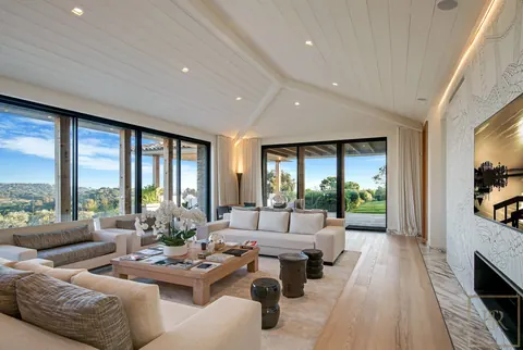 Modern Villa Panoramic View Overlooking Canebiers Bay, petanque court, 19m heated infinity swimming pool, 9 bedrooms in Saint Tropez best rental For Super Rich