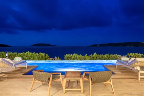 Contemporary Villa Aqua private beach access, 6 bedrooms in Grand Cul de Sac - St Barth value rental For Super Rich Contemporary Villa Aqua private beach access, 6 bedrooms in Grand Cul de Sac - St Barth value rental For Super Rich