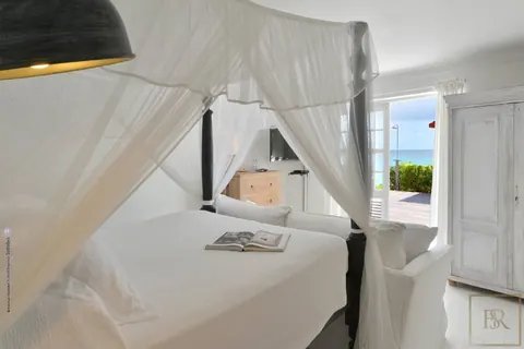 Luxury Villa ELA Beachfront Tennis court, pool, 8 bedrooms in Flamands - St Barth search rental For Super Rich