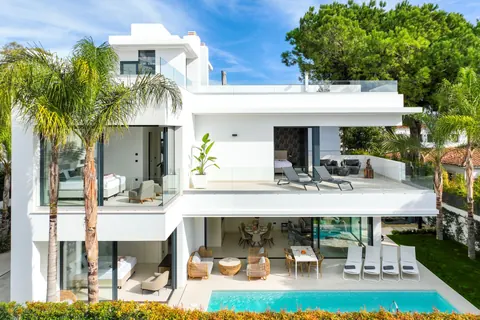 Luxury Villa Beach Front Spa, gym, Turkish bath, sauna, 6 bedrooms in Los Monteros, Marbella