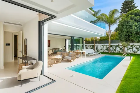 Luxury Villa Beach Front Spa, gym, Turkish bath, sauna, 6 bedrooms in Los Monteros, Marbella vacation rental For Super Rich