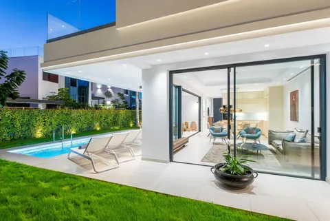 Luxury Villa Beach Front Spa, gym, Turkish bath, sauna, 6 bedrooms in Los Monteros, Marbella available rental For Super Rich