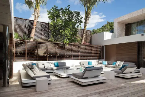 Luxury Villa Wake Up beachfront with view of the sea, direct access to Flamands Beach, 6 bedrooms in St Barth property rental For Super Rich
