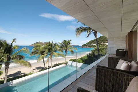 Luxury Villa Wake Up beachfront with view of the sea, direct access to Flamands Beach, 6 bedrooms in St Barth Classified ads rental For Super Rich