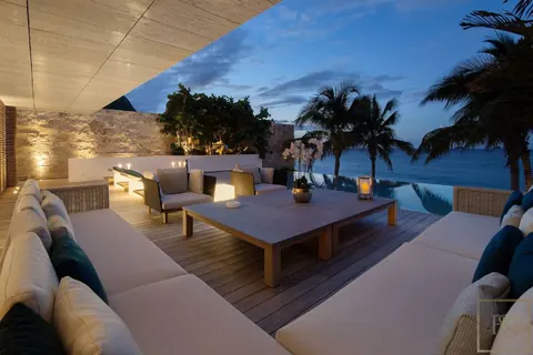 Luxury Villa Wake Up beachfront with view of the sea, direct access to Flamands Beach, 6 bedrooms in St Barth available rental For Super Rich