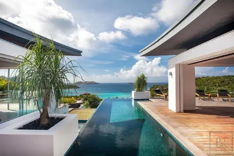 Luxury Villa Wings, beachfront view above The Baie de St. Jean, 4 bedrooms in St Barth Wings rental For Super Rich