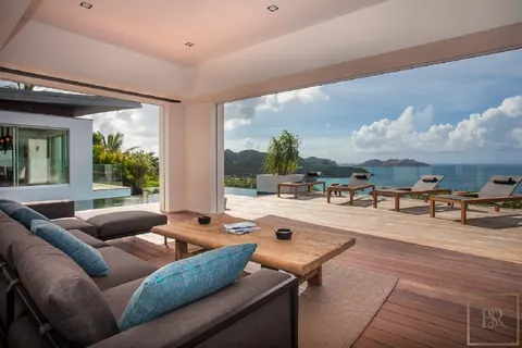 Luxury Villa Wings, beachfront view above The Baie de St. Jean, 4 bedrooms in St Barth vacation rental For Super Rich
