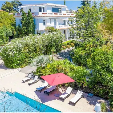 Art Déco Villa Gatsby’s Mansion built in the 1930s, 6 bedrooms in Antibes