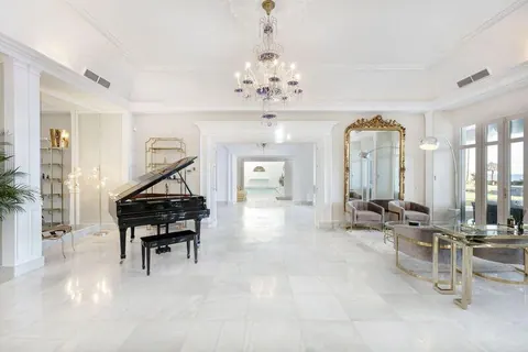 Luxury Villa Melendez frontline beachfront mansion with spectacular sea views, 7 bedrooms in Los Monteros, Marbella Classified ads rental For Super Rich