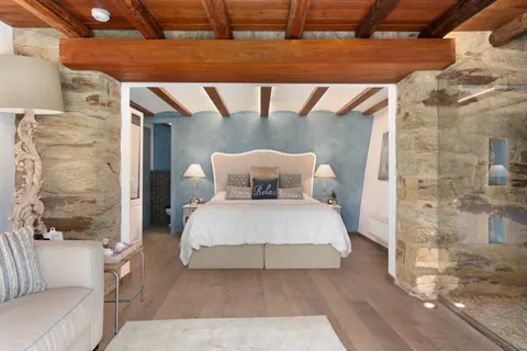 Country Villa Can Font de Muntanya view Gavarres massif, 10 bedrooms in Girona - Barcelona price rental For Super Rich