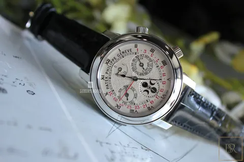 Patek Philippe Nautilus Sky Moon Tourbillon Platinium 42.8MM
